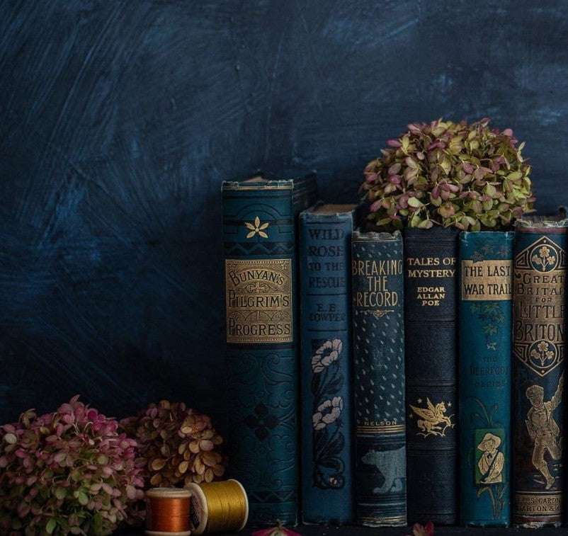 Books by the Foot: Highly Decorative Blue &amp; Gold
