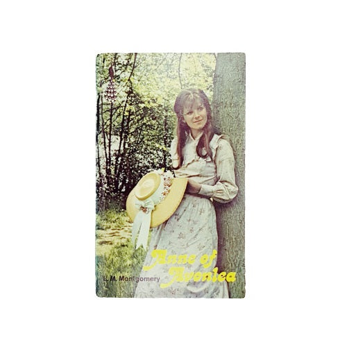 Anne of Avonlea by L.M. Montgomery - Penguin, 1975