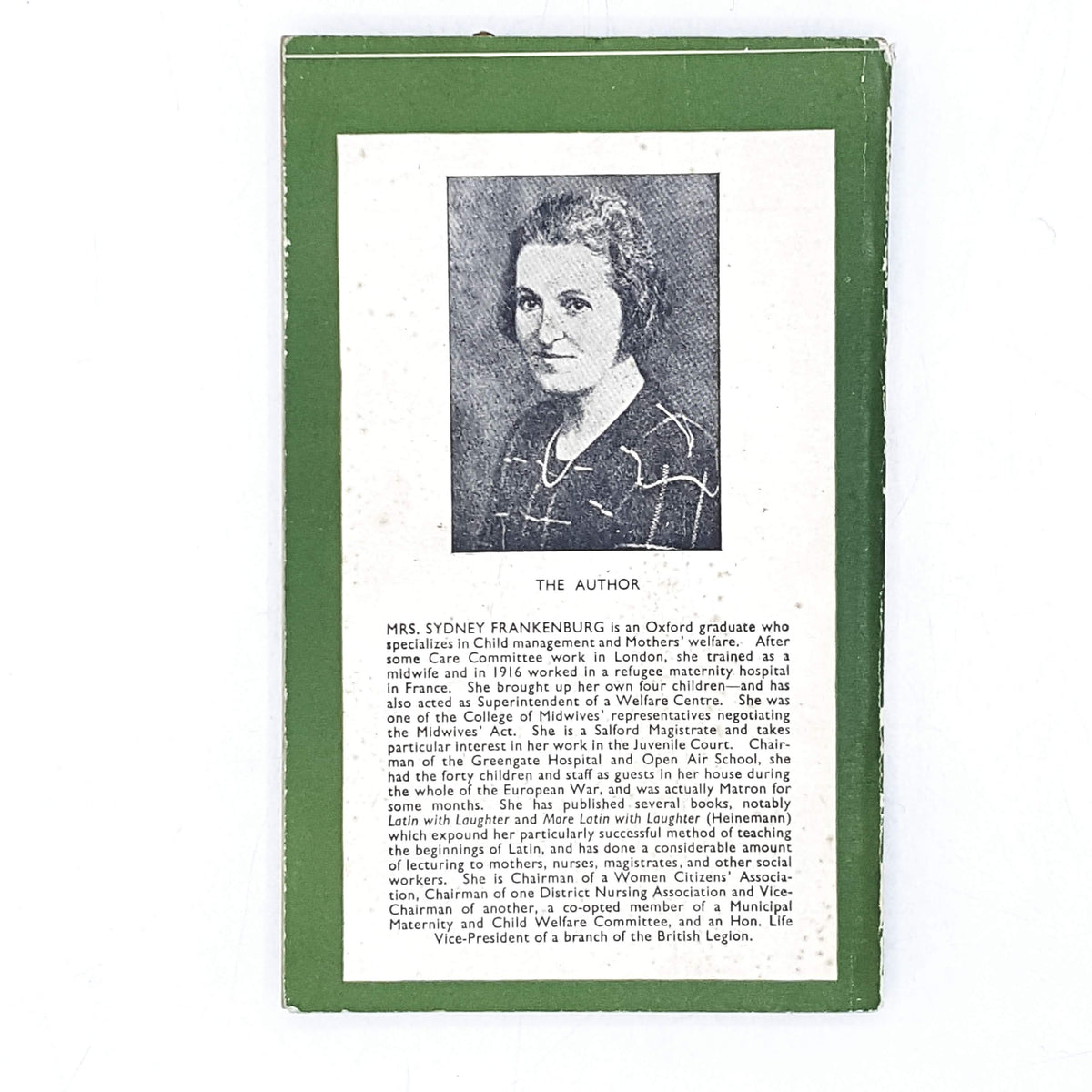 penguin-handbook-green-country-house-library
