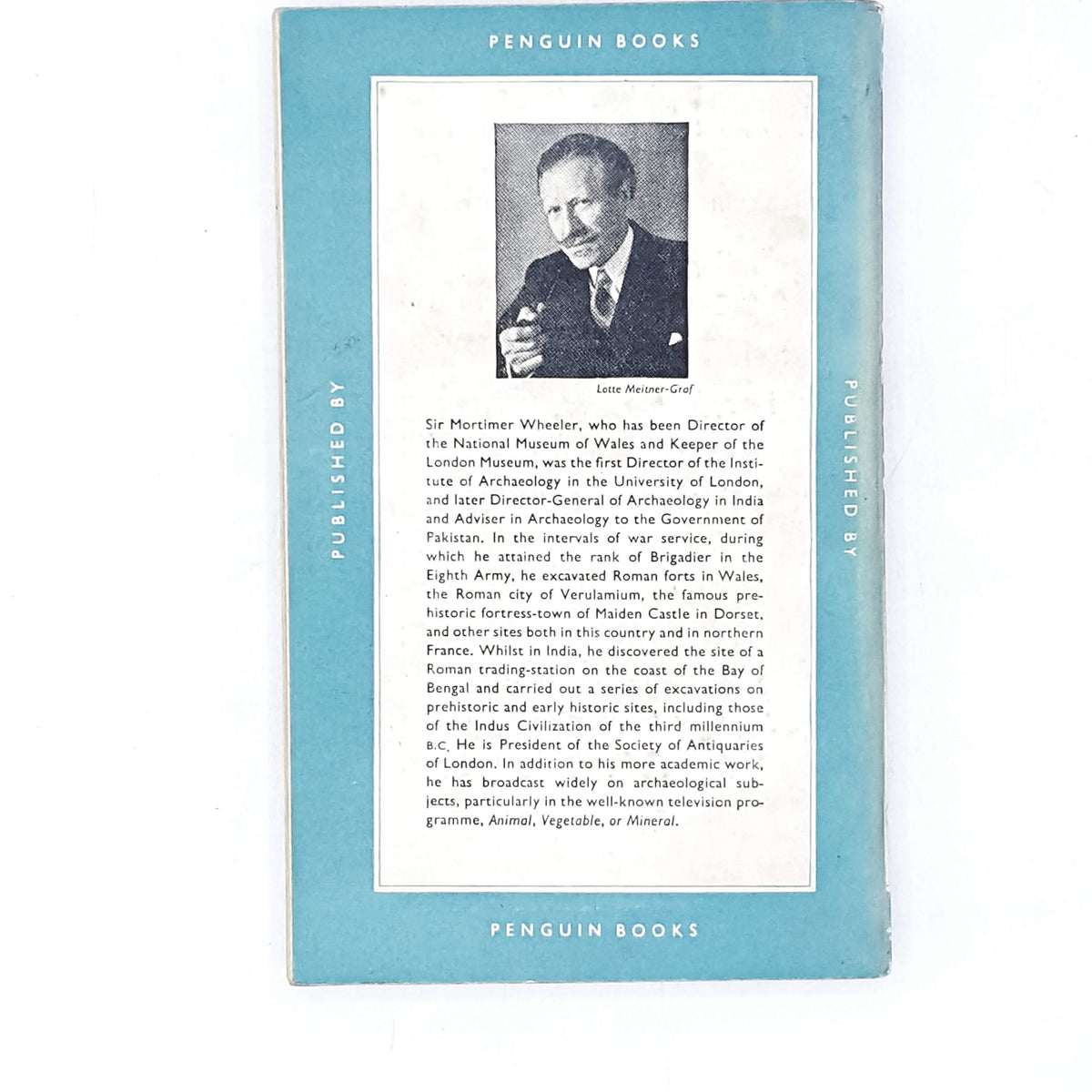 vintage-pelican-archaeology-from-the-earth-by-sir-mortimer-wheeler-pale-blue-country-house-library