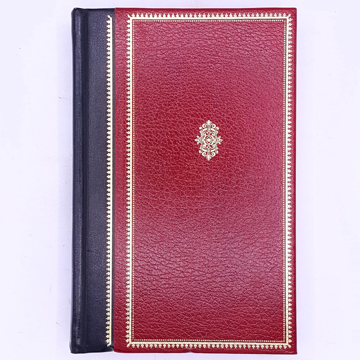 the-war-of-the-worlds-the-time-machine-thrift-classic-the-food-of-the-gods-patterned-old-books-country-house-library-decorative-the-island-of-doctor-moreau-hg-wells-vintage-treasury-of-hg-wells-antique-the-invisible-man-science-fiction-