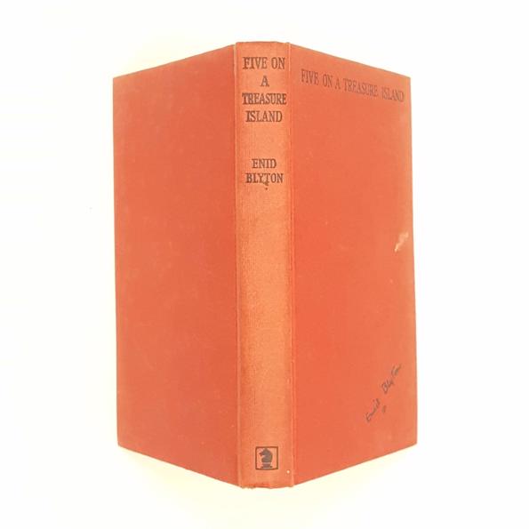 Enid Blyton's Five on a Treasure Island 1965 - Country House Library