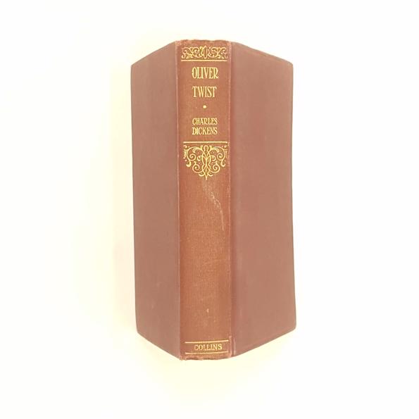 Charles Dickens' Oliver Twist - Country House Library