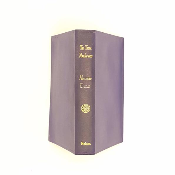 Alexandre Dumas' The Three Musketeers - Country House Library 