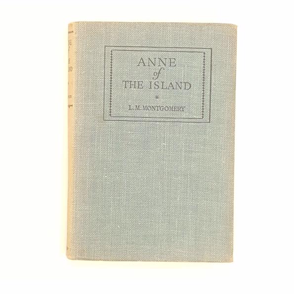L.M. Montgomery's Anne of The Island 1944 - Country House Library