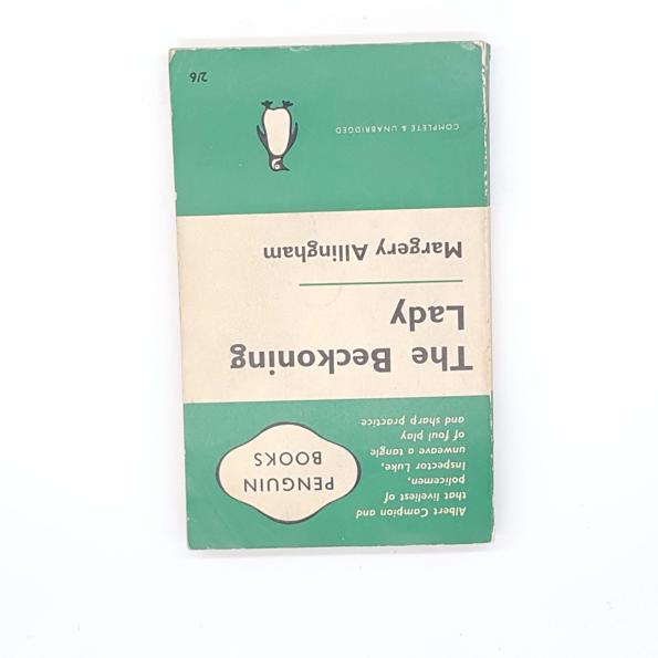 The Beckoning Lady by Margery Allingham, penguin, 1961
