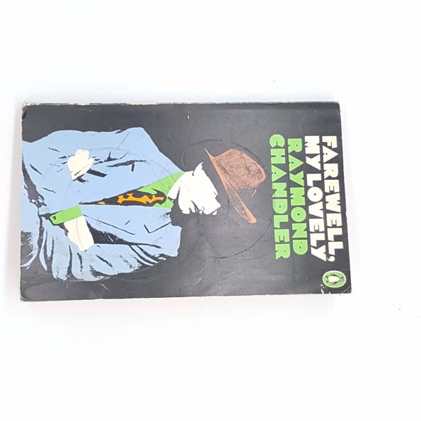 Farewell,My Lovely by Raymond Chandler, penguin, 1973