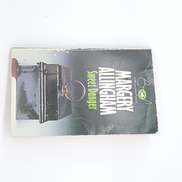 Sweet Danger by Margery Allingham, penguin,1976