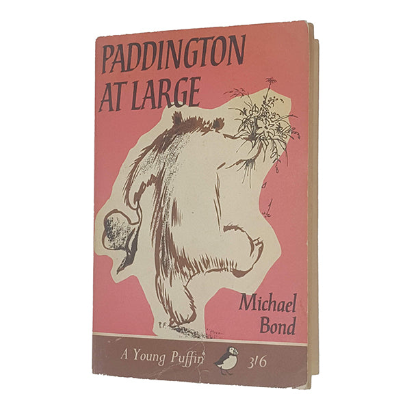 Paddington at Large by Michael Bond - Puffin 1966 - Country House